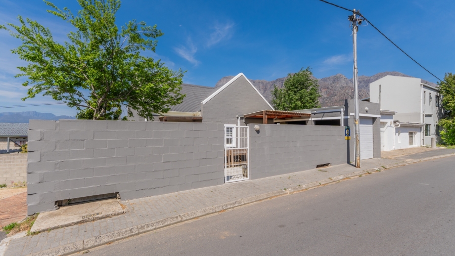 To Let 3 Bedroom Property for Rent in Pniel Western Cape